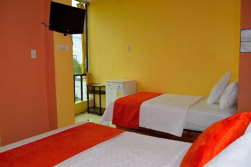 Hostal Carliza Puerto Ayora  Esterno foto